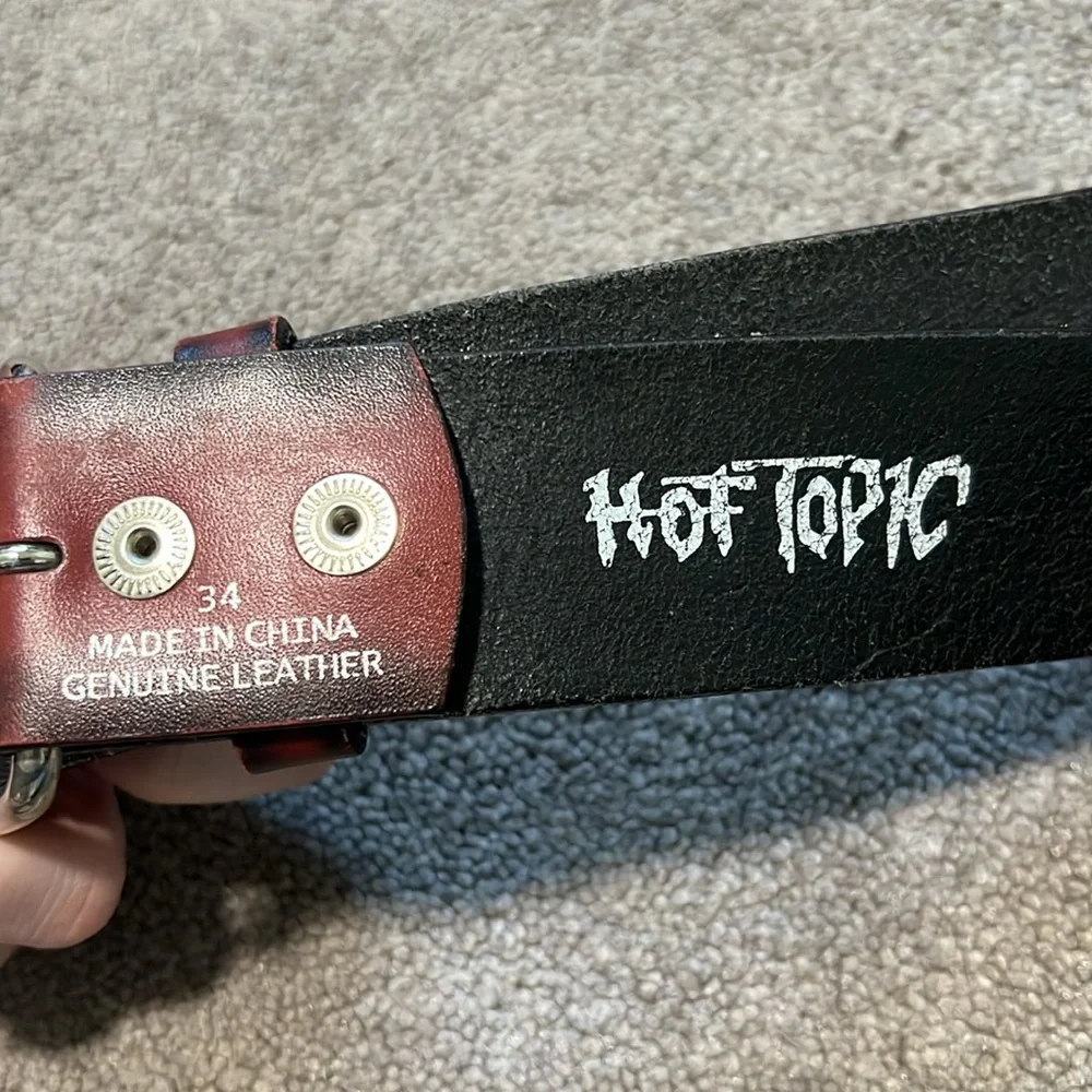 Hot Topic Genuine Leather Embossed Stars Belt Goth Y2K Scene Emo size 34